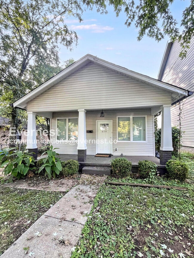 property at 610 N 9th St