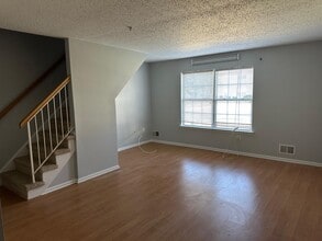 108 Prestwick Way in Edison, NJ - Building Photo - Building Photo