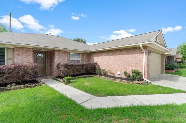 7811 Fall Glen Dr in Houston, TX - Building Photo - Building Photo