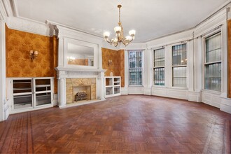 318 W 102nd St in New York, NY - Building Photo - Building Photo