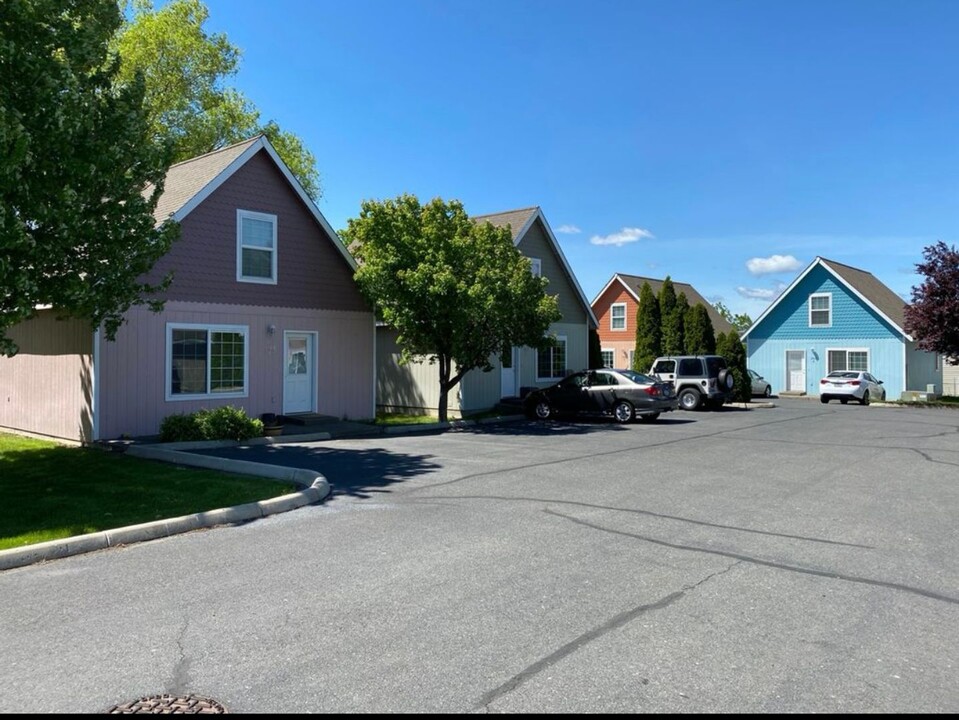 1911 N Chestnut St in Ellensburg, WA - Building Photo