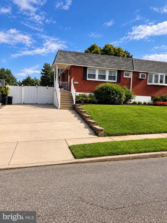 property at 604 Clay Dr