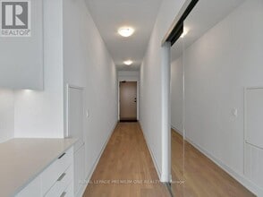 2920 Hwy 7 in Vaughan, ON - Building Photo - Building Photo