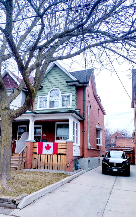 72 Shanly St in Toronto, ON - Building Photo