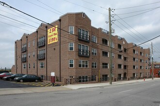 Harrison Square Condominiums in Nashville, TN - Foto de edificio - Building Photo
