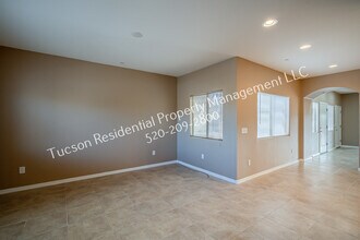 8285 W Melanitta Dr in Tucson, AZ - Building Photo - Building Photo