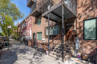 161 Heyward St in Brooklyn, NY - Foto de edificio - Building Photo