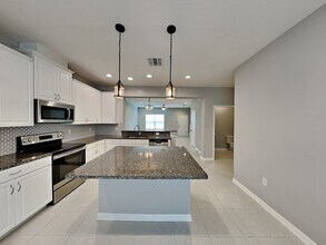 7929 Ava Jade Aly in Winter Garden, FL - Building Photo - Building Photo