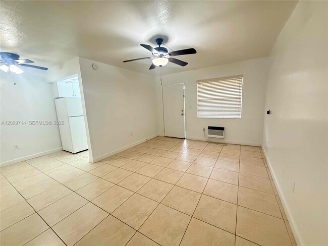 457 NW 57th Ave in Miami, FL - Building Photo - Building Photo