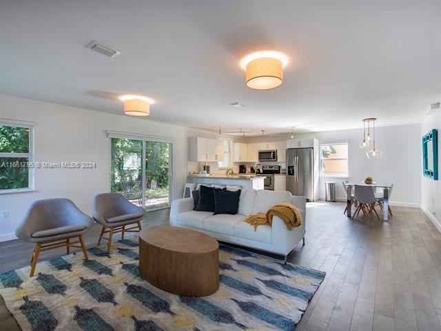 6017 SW 63rd Ter in South Miami, FL - Foto de edificio