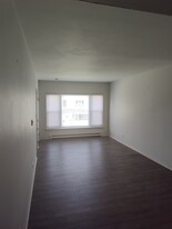 7545 W 62nd Pl, Unit 2nd Floor