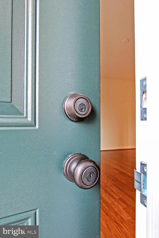 13652 Endeavour Dr in Herndon, VA - Building Photo - Building Photo