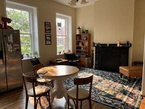 915 Cathedral St, Unit 4 in Baltimore, MD - Foto de edificio - Building Photo