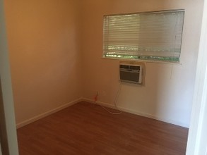 421 N Yosemite Ave in Fresno, CA - Building Photo - Interior Photo