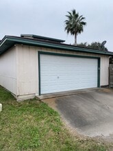 2938 River Crest Rd in Corpus Christi, TX - Foto de edificio - Building Photo