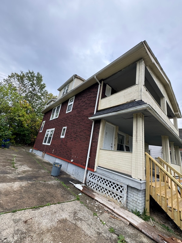 883 Alhambra Rd