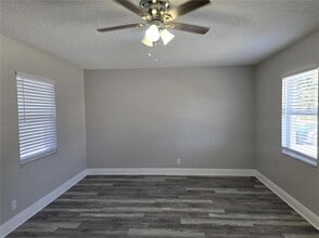 107 W Clay Ave in Brandon, FL - Building Photo - Building Photo