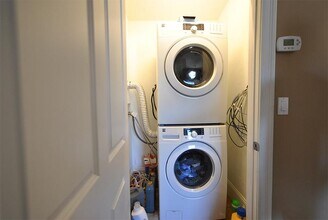 29 Woodstock Ave, Unit 2 in Boston, MA - Building Photo - Building Photo