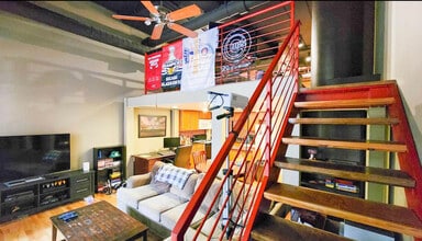 211 E Ohio St, Unit 319 in Chicago, IL - Building Photo - Building Photo