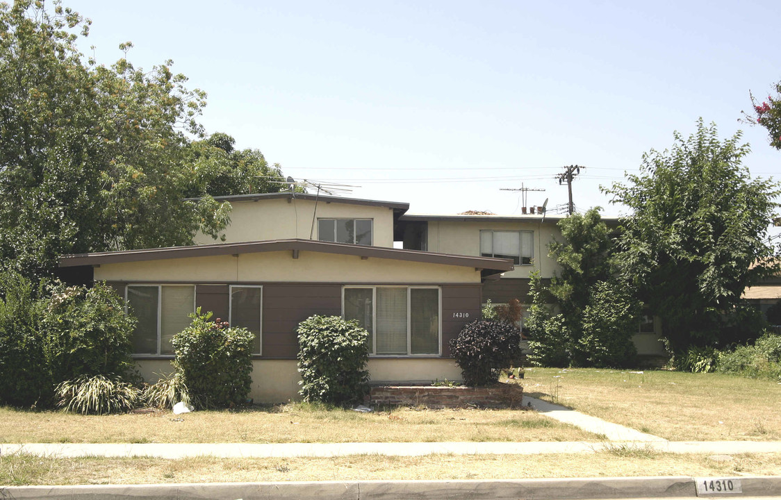 14310 Christine Dr in Whittier, CA - Foto de edificio