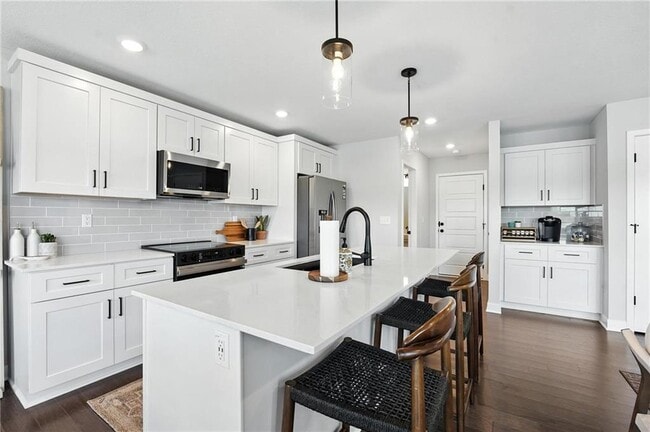 8708 SW Brickell Dr in Blue Springs, MO - Building Photo - Building Photo