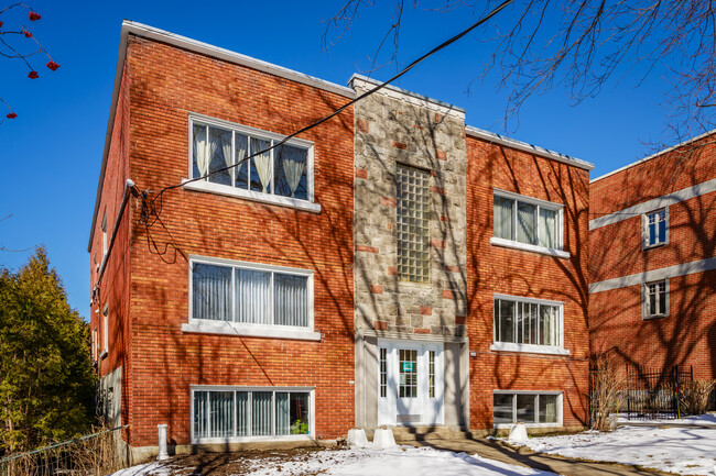 3995 Édouard-Montpetit Boul in Montréal, QC - Building Photo - Building Photo