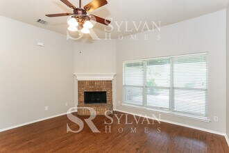 333 Choctaw Trail in Waxahachie, TX - Building Photo - Building Photo