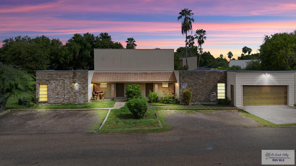 805 Continental Dr, Unit #3 in Brownsville, TX - Foto de edificio