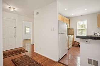10400 Parthenon Ct in Bethesda, MD - Building Photo - Building Photo