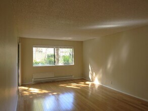 980 Kiely Blvd in Santa Clara, CA - Foto de edificio - Building Photo