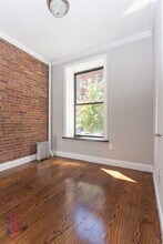 3 W 103rd St, Unit 4FE in New York, NY - Foto de edificio - Building Photo
