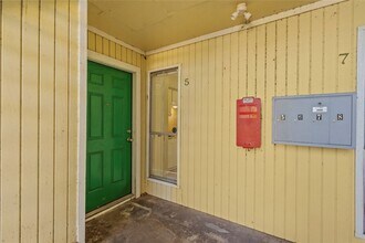 2202 16th Ave N in Texas City, TX - Building Photo - Building Photo