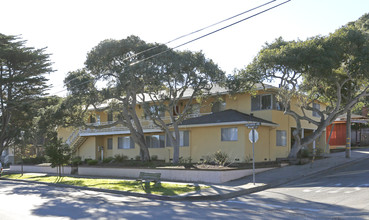 845 Lighthouse Ave in Pacific Grove, CA - Building Photo - Building Photo