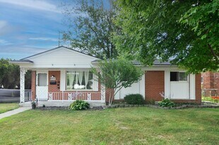 8807 Tavistock Dr in Plymouth, MI - Building Photo