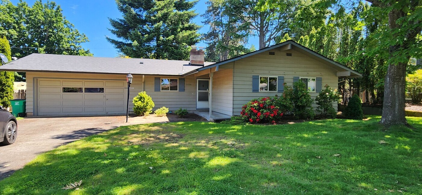 2520 NE 143rd Ave in Portland, OR - Building Photo