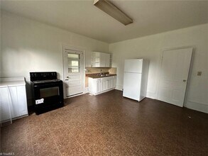302 Dahl St in Madison, NC - Building Photo - Building Photo