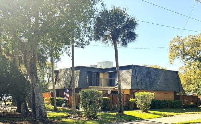 property at 3810 Saxon Dr