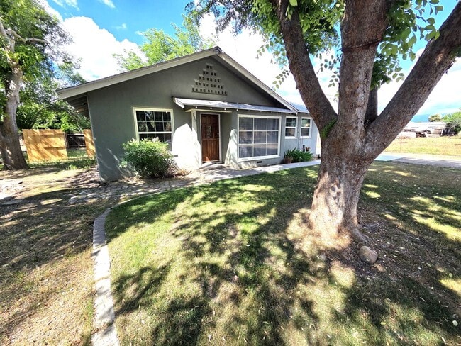 property at 195 E Mountain View Ave