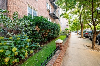 Wetherole Plaza Condominium in Rego Park, NY - Building Photo - Building Photo