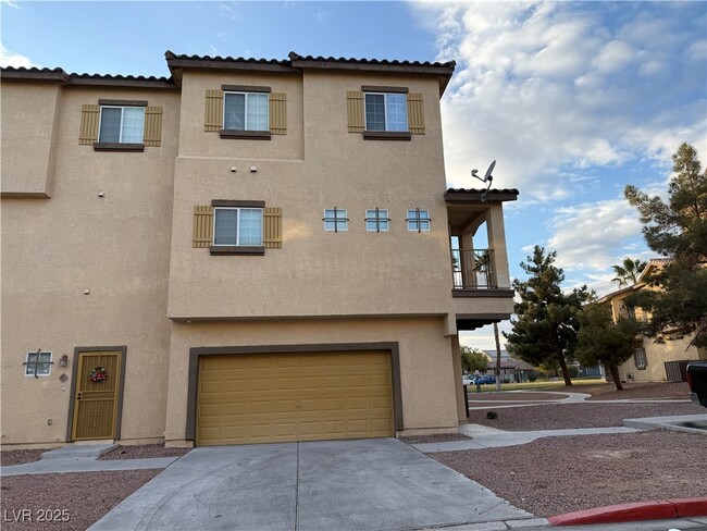 5945 Palmilla St in North Las Vegas, NV - Building Photo - Building Photo