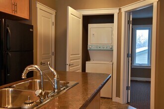 2066 Elliott St in Regina, SK - Building Photo - Building Photo