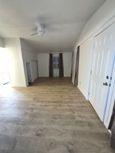 1250 NW Ellan St in Roseburg, OR - Foto de edificio - Building Photo