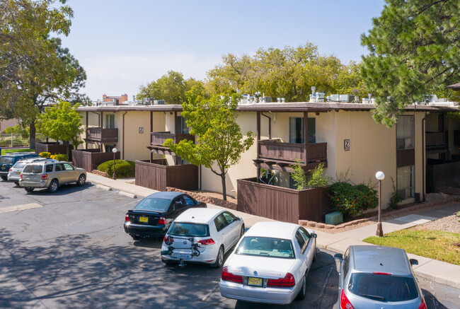 Winrock Villas Condos in Albuquerque, NM - Foto de edificio - Building Photo