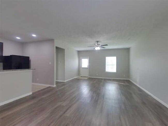 210 Pequin Rd in Crosby, TX - Building Photo - Building Photo