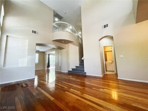 9964 Canyon Peak Dr in Las Vegas, NV - Building Photo - Building Photo