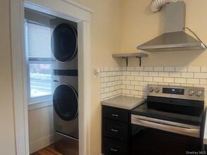 18 Innis Ave in Poughkeepsie, NY - Building Photo - Building Photo