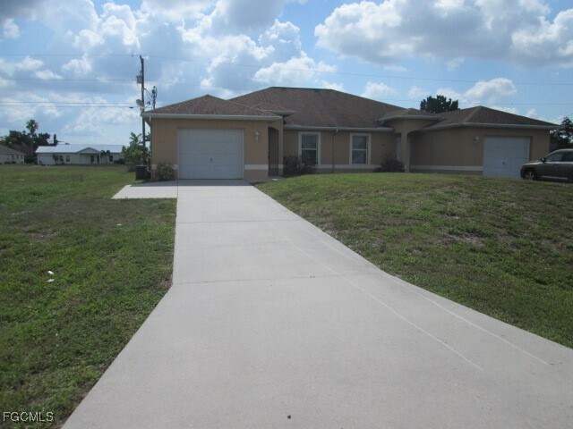 2205 Andalusia Blvd in Cape Coral, FL - Building Photo