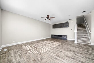 533 Cannon Ball Dr in Grayslake, IL - Building Photo - Building Photo
