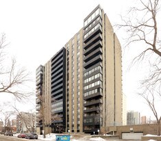 10160 115th St NW in Edmonton, AB - Building Photo