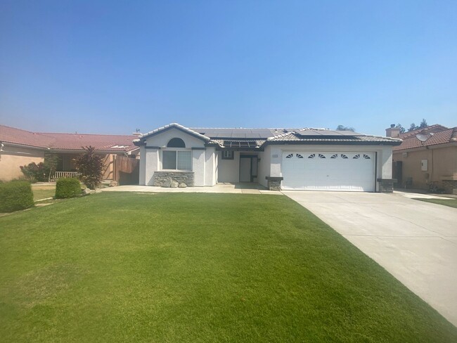 5224 Sierra Caves Ave in Bakersfield, CA - Foto de edificio - Building Photo
